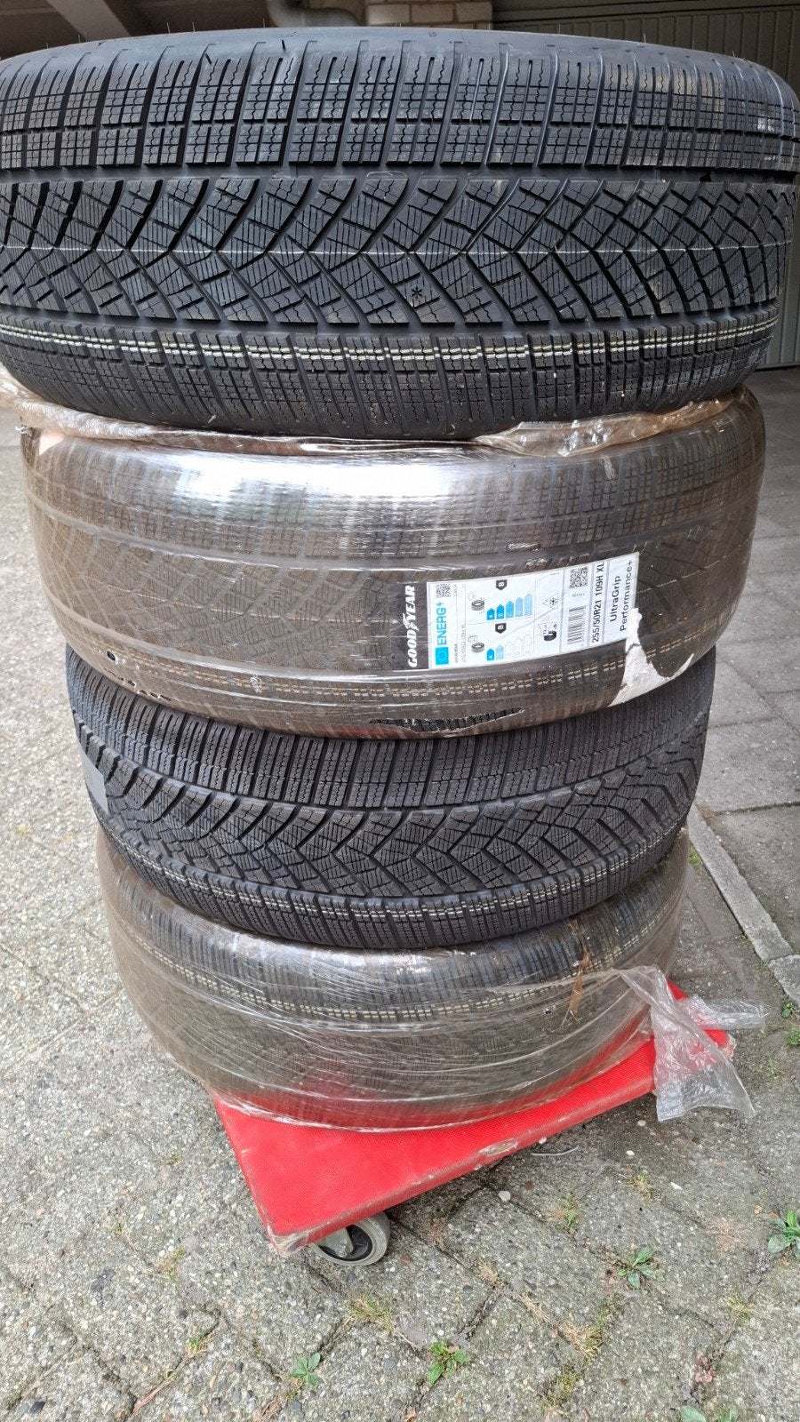 255 50 r21 Goodyear Ultra Grip Performance plus winterbanden, Auto-onderdelen, Banden en Velgen, Ophalen, 255 mm, Nieuw, Band(en)