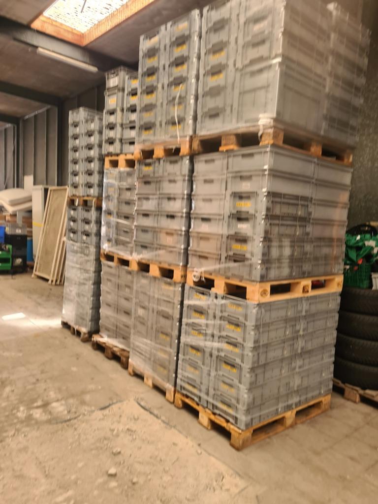 Grijze stapelbakken - 60 x 40 x 16 cm. +/- 800 stuks, Ophalen, Gebruikt, 40 tot 60 cm, Opvouwbaar