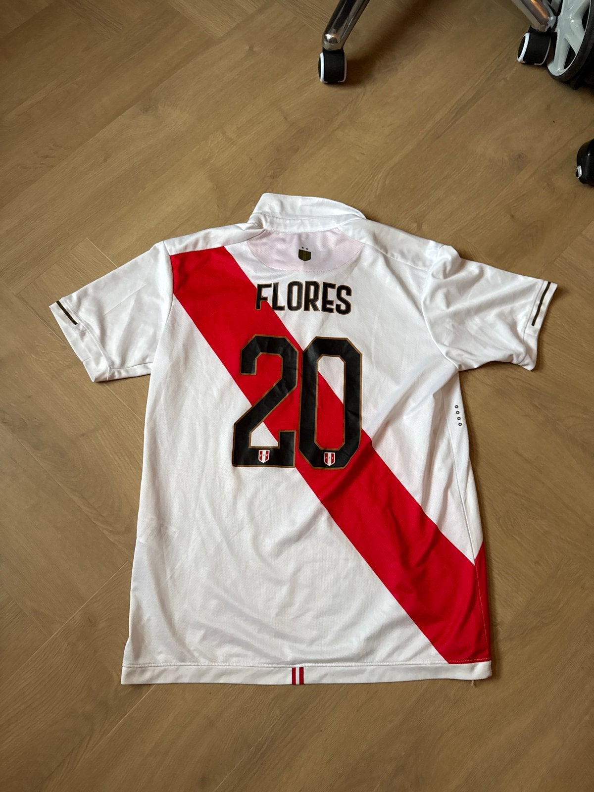 Origineel Peru voetbalshirt Flores 20 - Maat L, Maat L, Verzenden, Zo goed als nieuw, Shirt