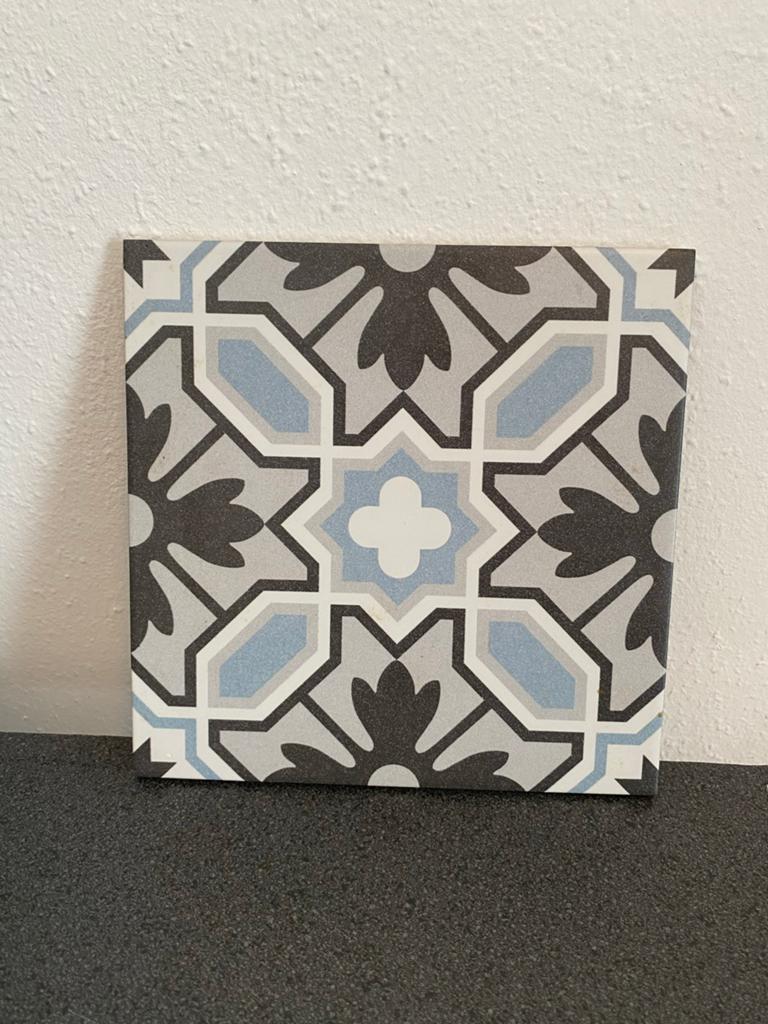 Portugese porseleinen tegel - 20x20 cm, Doe-het-zelf en Verbouw, Tegels, Ophalen, Keramiek, Zo goed als nieuw, 20 tot 40 cm