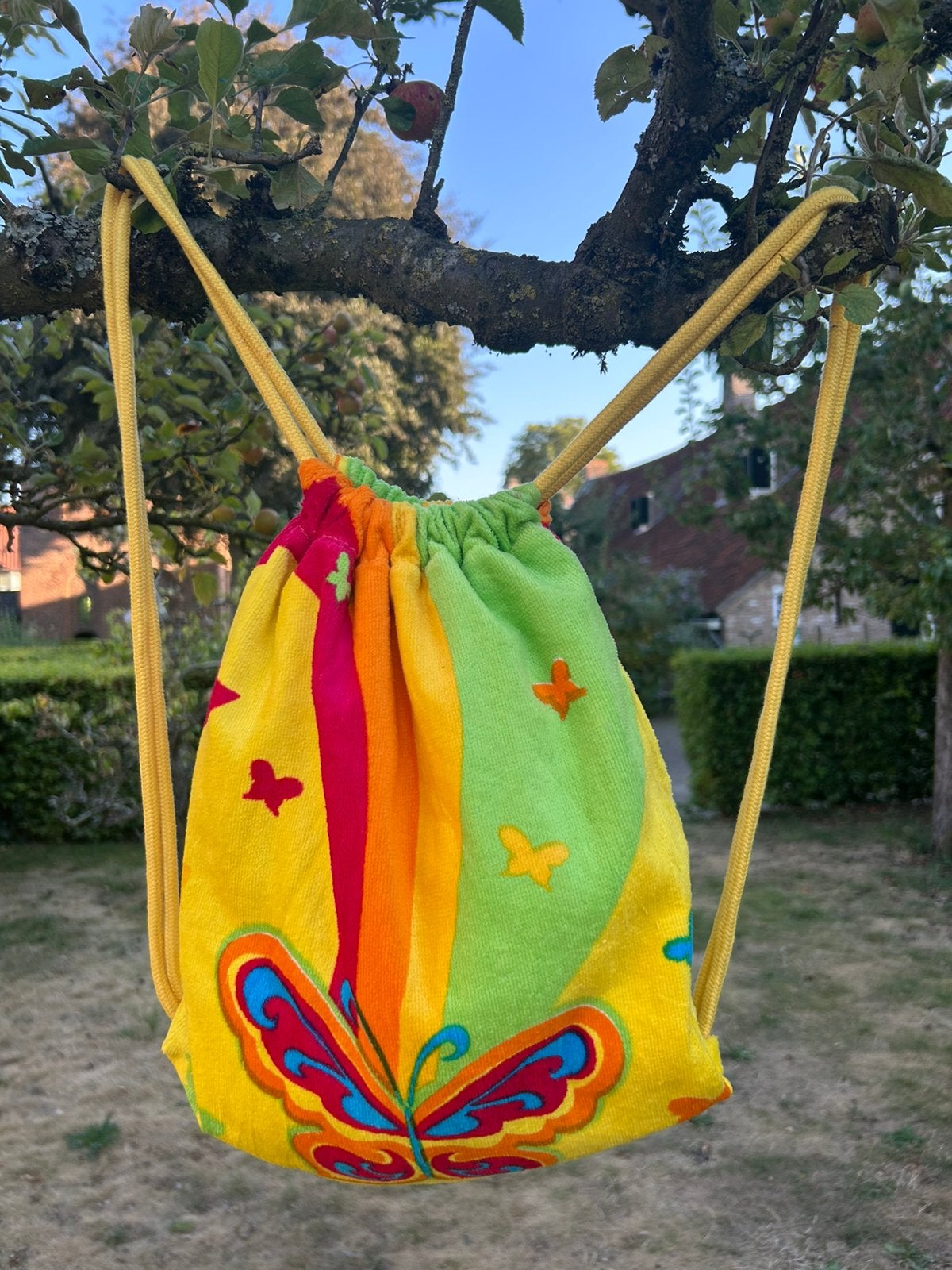 Kinderhanddoek & Rugtas – 2-in-1, zwemhanddoek, zwemhanddoek, 3811JM, Info@rodebeagle.nl, Rode Beagle kunstbloemen, Nieuw