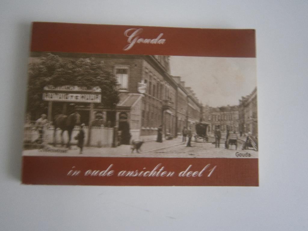 Gouda  in oude ansichten deel 1, Ophalen of Verzenden, Gelezen, W.Veerman