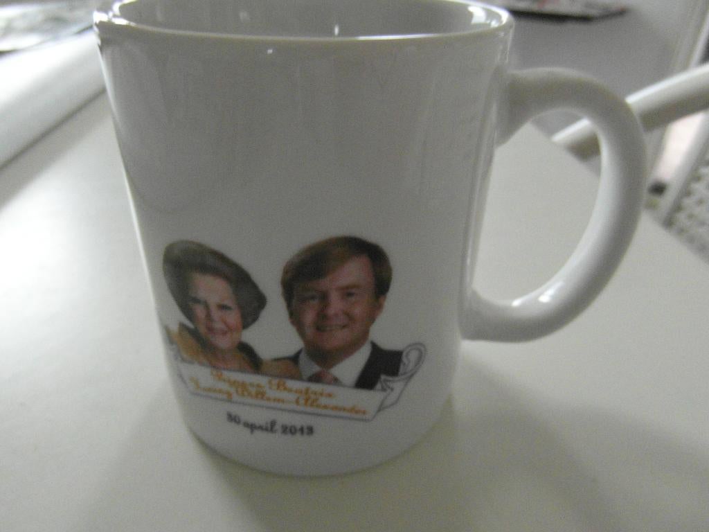 Beker prines Beatrix, koning Willem Alexander, Verzamelen, Ophalen of Verzenden, Nieuw, Nederland, Servies