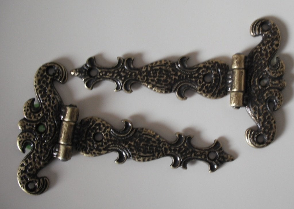 2 Nostalgische metalen deurscharnieren 11cm NIEUW !, Ophalen of Verzenden, Nieuw, IJzer, Scharnier
