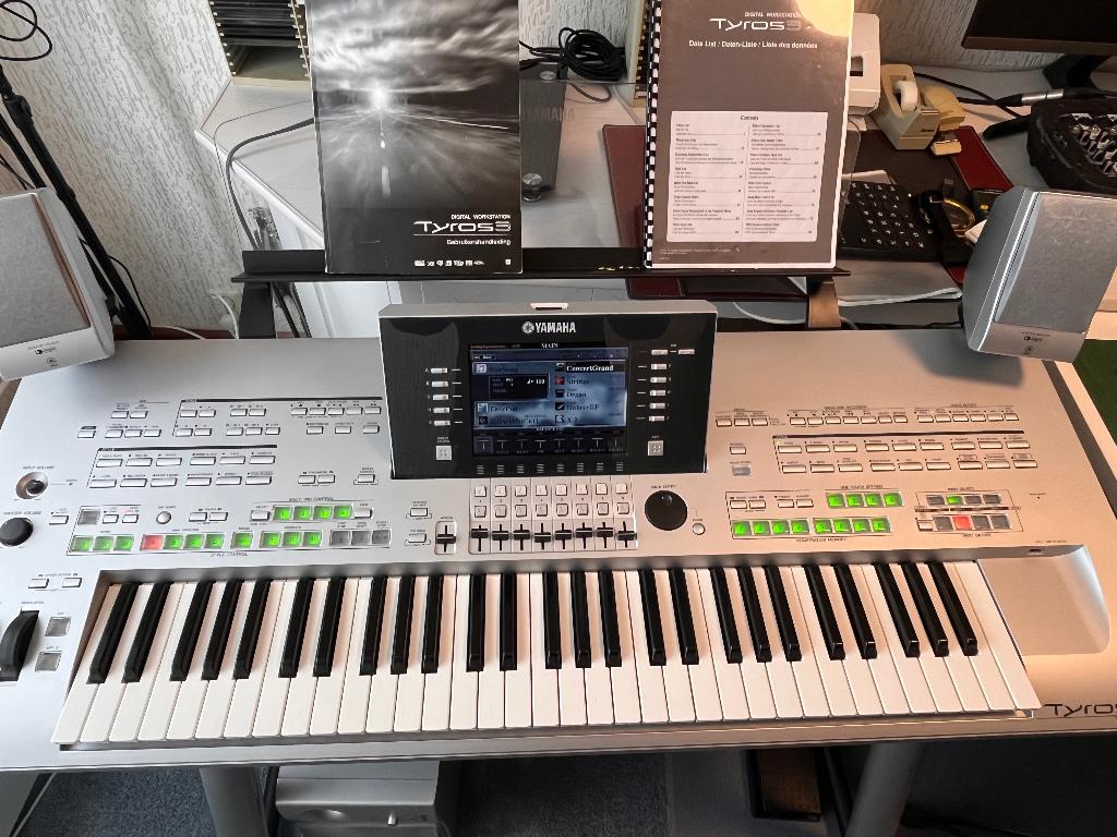 Yamaha Tyros 3 XXL Set - Compleet met Speakers,Stand&Pedalen, Muziek en Instrumenten, Ophalen, Zo goed als nieuw, 61 toetsen, Yamaha