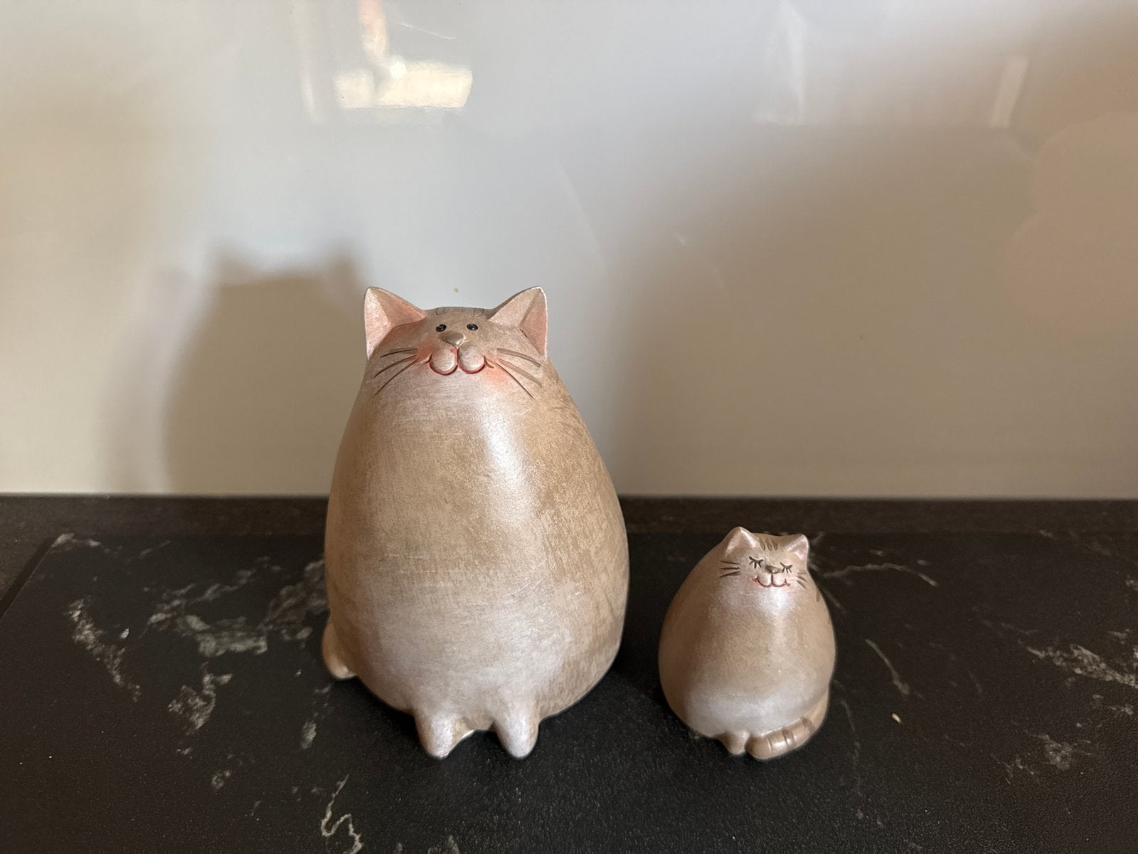 Leuke decoratieve kattenbeeldjes - set van 2, Ophalen of Verzenden, Zo goed als nieuw, Beige, Modern