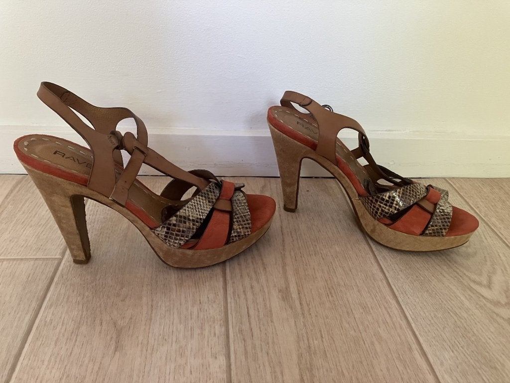Schoenen Ravelli maat 36, Kleding | Dames, Bruin, Ophalen of Verzenden, Schoenen met hoge hakken, Gedragen