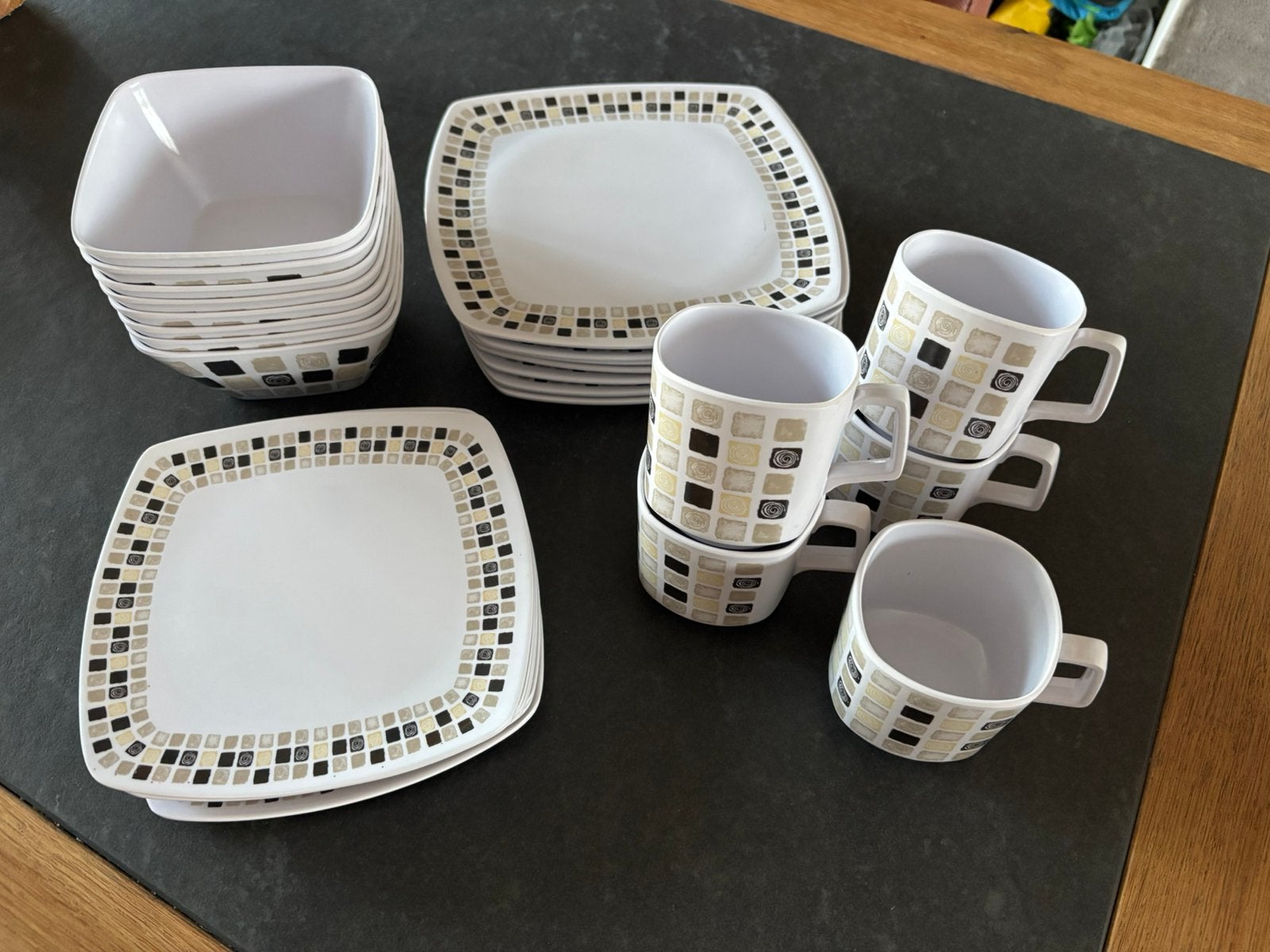 Kampeer/Camping servies 8 personen, Kunststof, Gebruikt, Overige merken, Ophalen of Verzenden