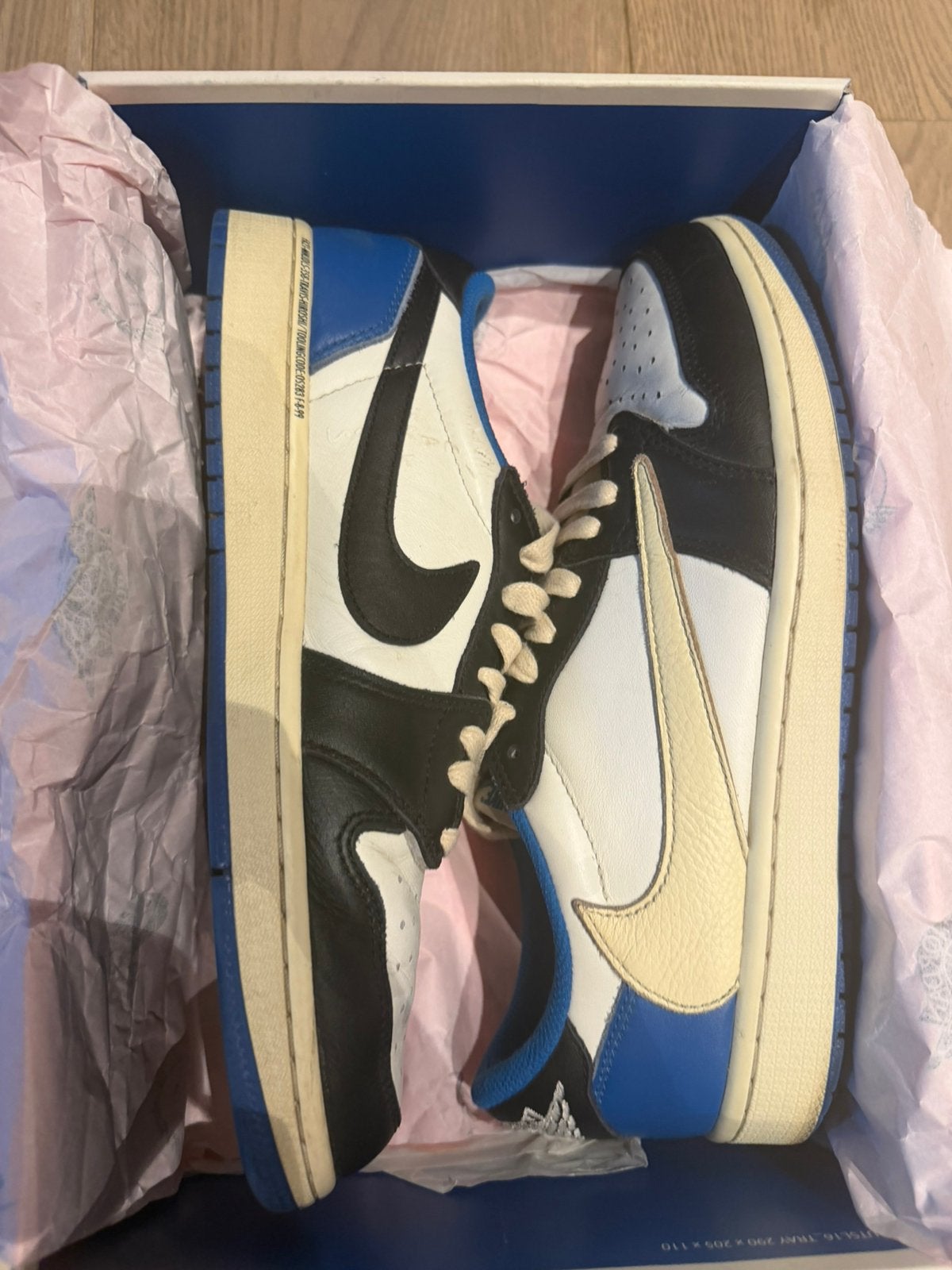 Jordan 1 low Travis Scott Fragment, Blauw, Ophalen of Verzenden, Sneakers of Gympen, Zo goed als nieuw