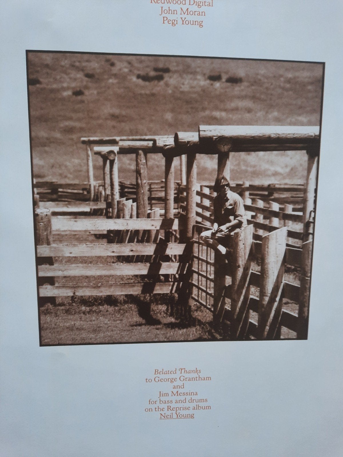 Foto 6 van Neil Young - Old Ways LP (Onbekraste staat)