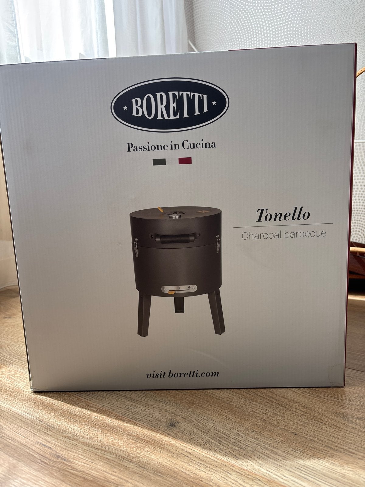 Boretti Tonello Houtskoolbarbecue met hoes - Nieuw in doos, Ophalen of Verzenden, Nieuw, Met accessoires