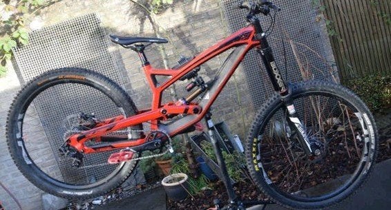 Yt tues downhill mountainbike, Fully, Zo goed als nieuw, Schijfrem, Ophalen