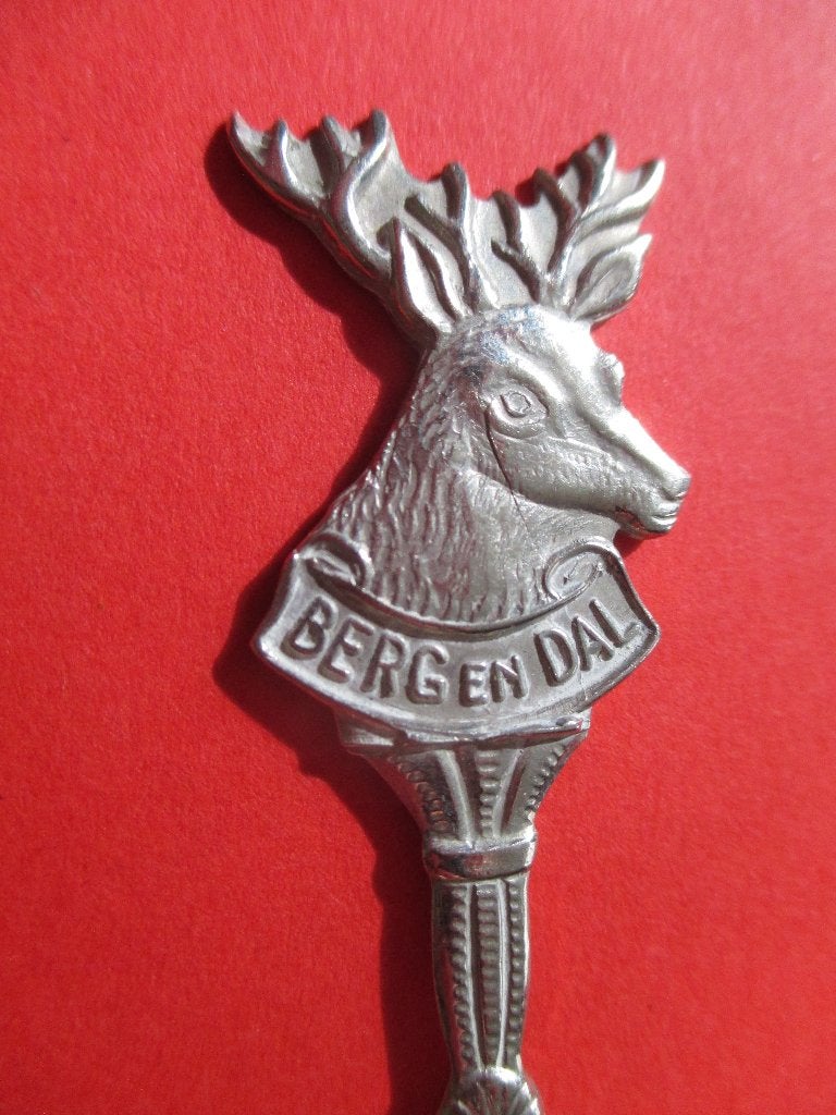 Lepeltje Berg en Dal , hert, Verzenden, Zo goed als nieuw