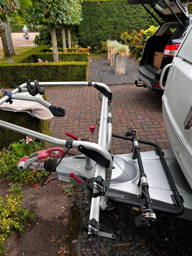 thule superbe fietsendrager op dissel aravan, Ophalen, Gebruikt, 2 fietsen, Trekhaakdrager