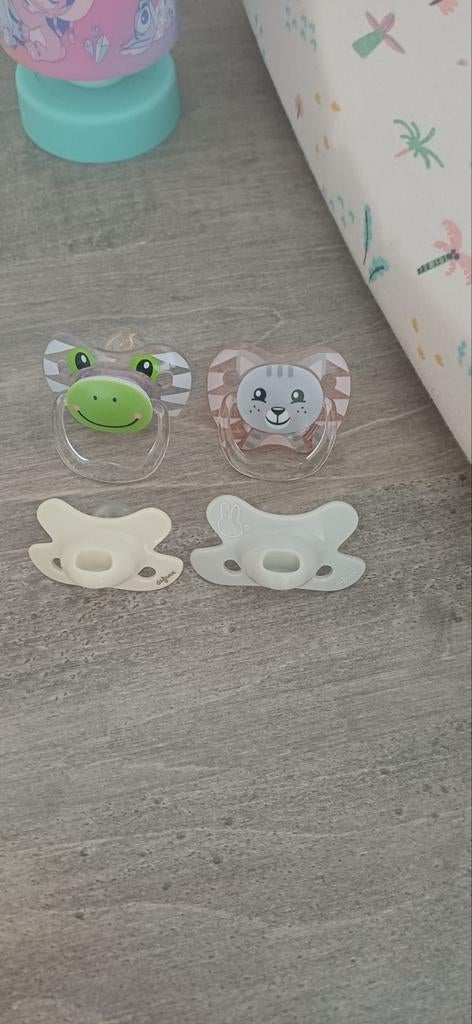 4 nieuwe speentjes 0-6 maanden, Ophalen of Verzenden, Nieuw