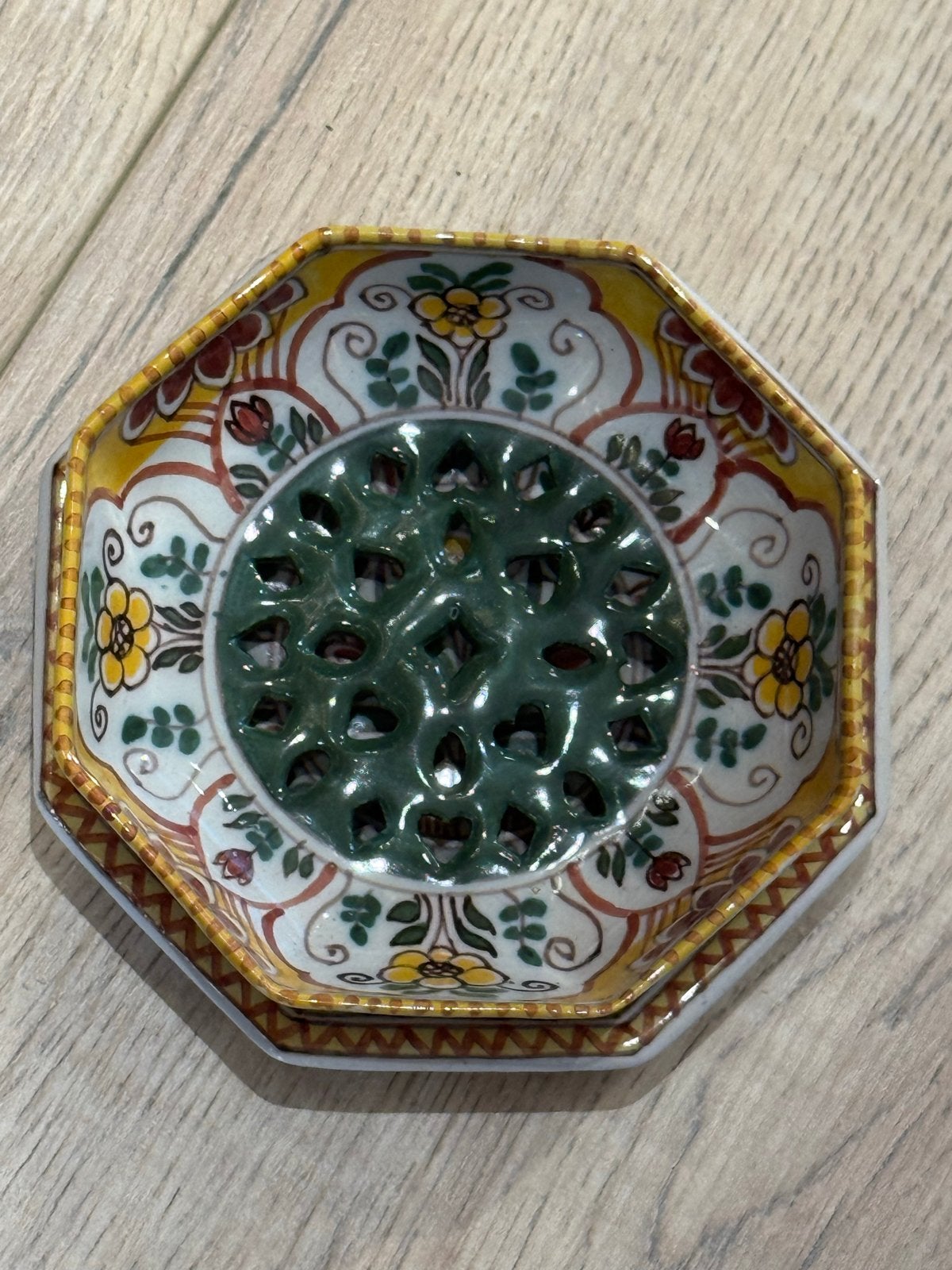 Set van 2 Makkum aardewerk zeepbakjes/sponshouders, Ophalen of Verzenden
