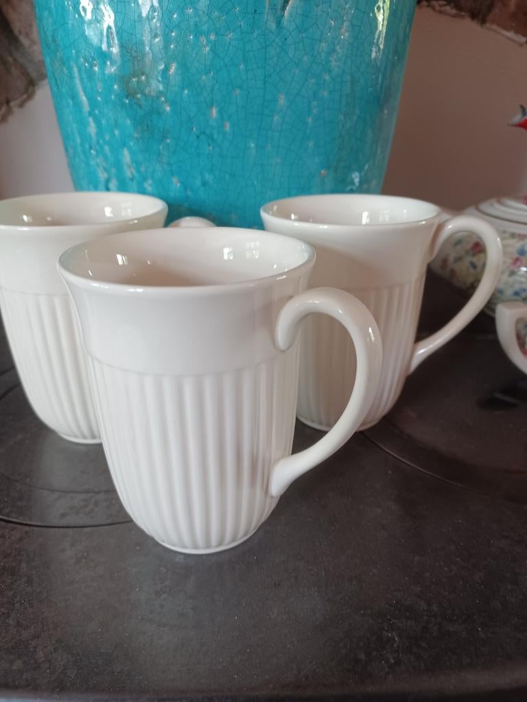3 grote bekers.  mokken edme wedgwood, Ophalen of Verzenden
