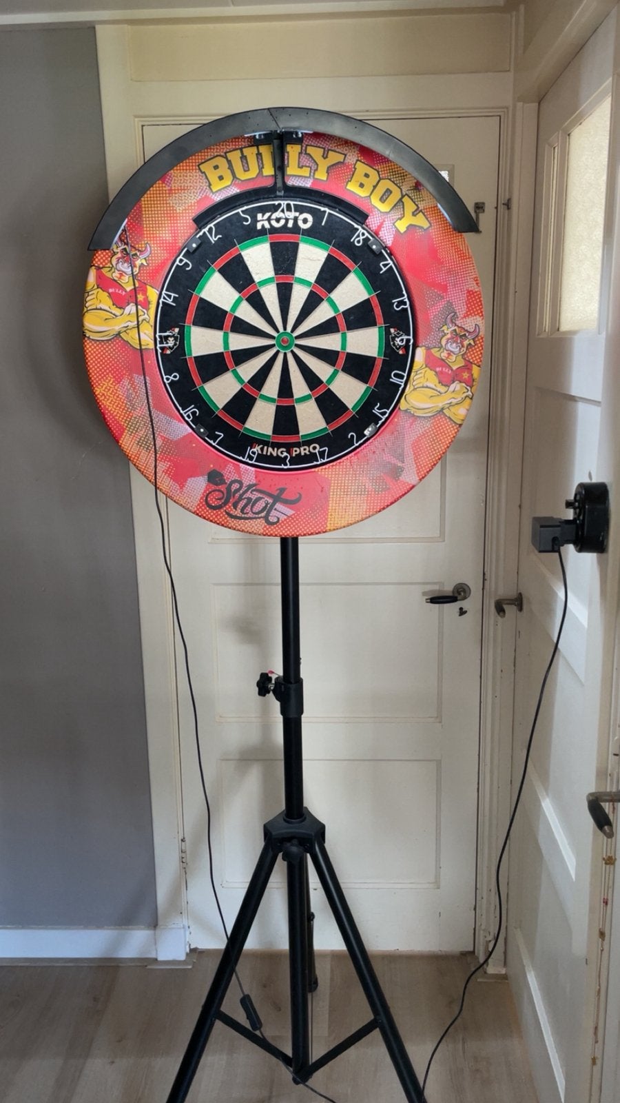 Volledige Dartset. Surround + licht + bord + standaard., Ophalen, Gebruikt, Dartbord