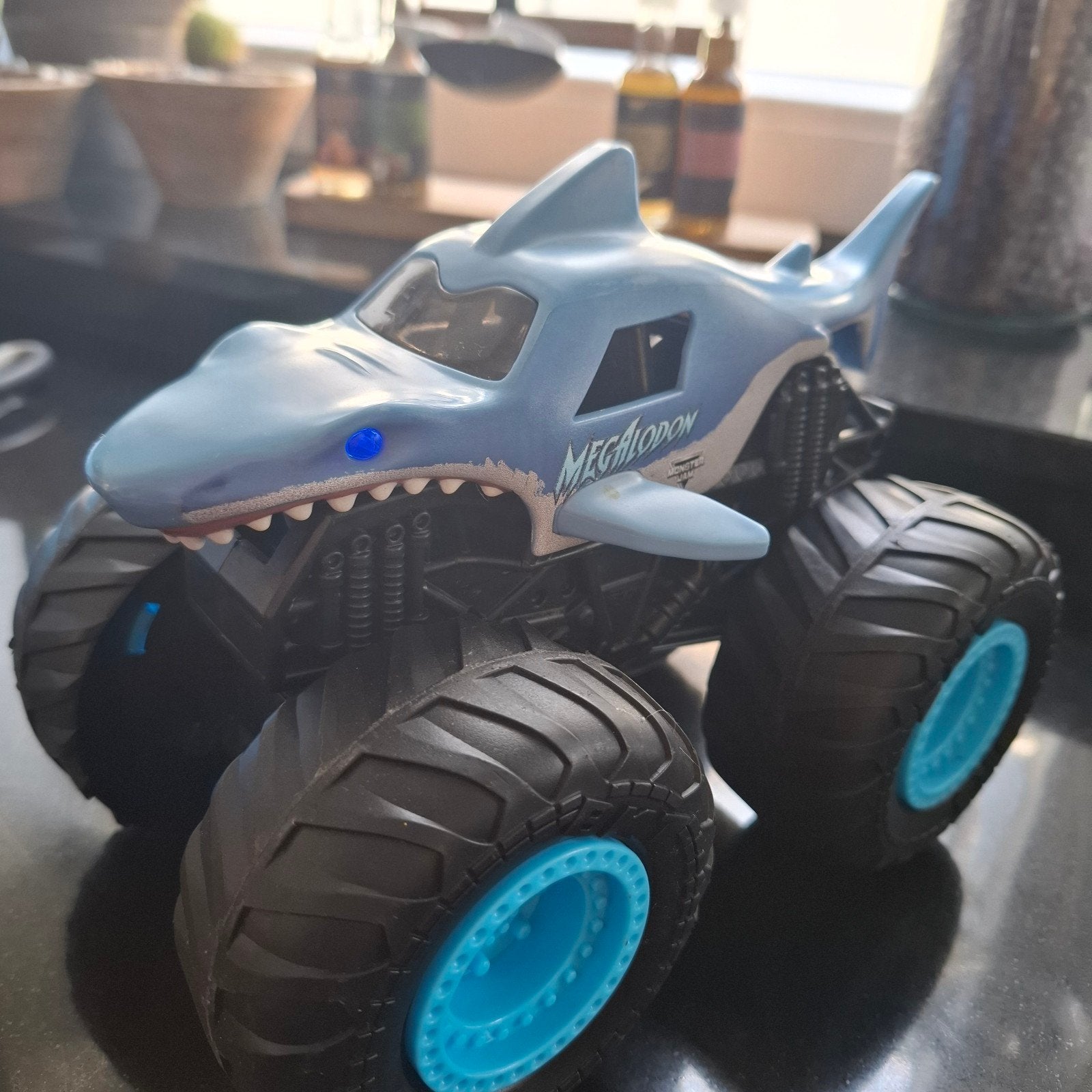 Monster Jam Megalodon RC Truck - Zo goed als nieuw, Ophalen of Verzenden, Zo goed als nieuw, Afstandsbediening