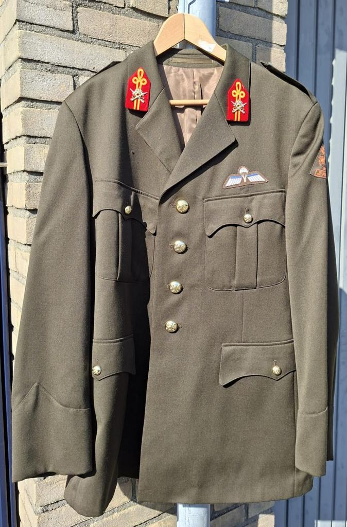 DT jasje 1988 KMS met para wing & emblemen, Ophalen of Verzenden, Landmacht, Nederland, Kleding of Schoenen