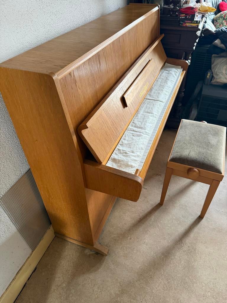 August Förster Piano - Goede staat met kruk, Muziek en Instrumenten, Ophalen, Zo goed als nieuw, Bruin, Piano