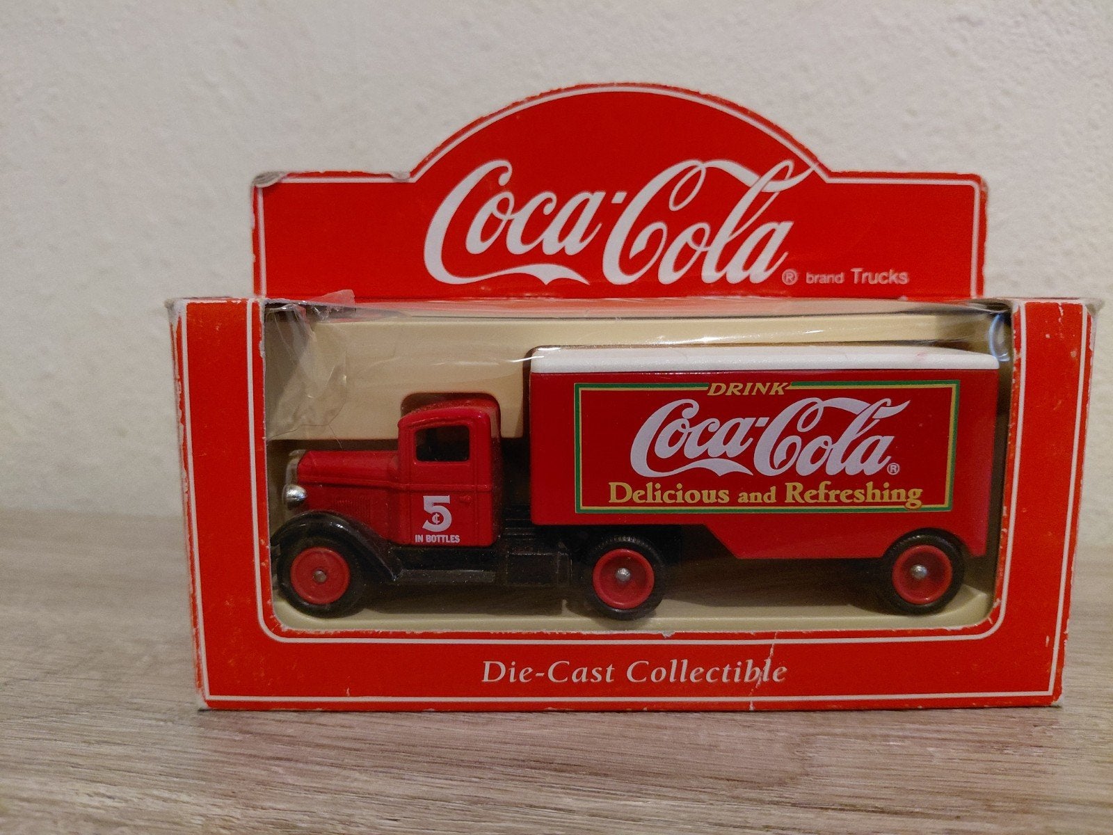 'Coca-Cola' Ford 3 ton Articulated Truck, Overige merken, 1:50 of kleiner, Verzenden, Nieuw