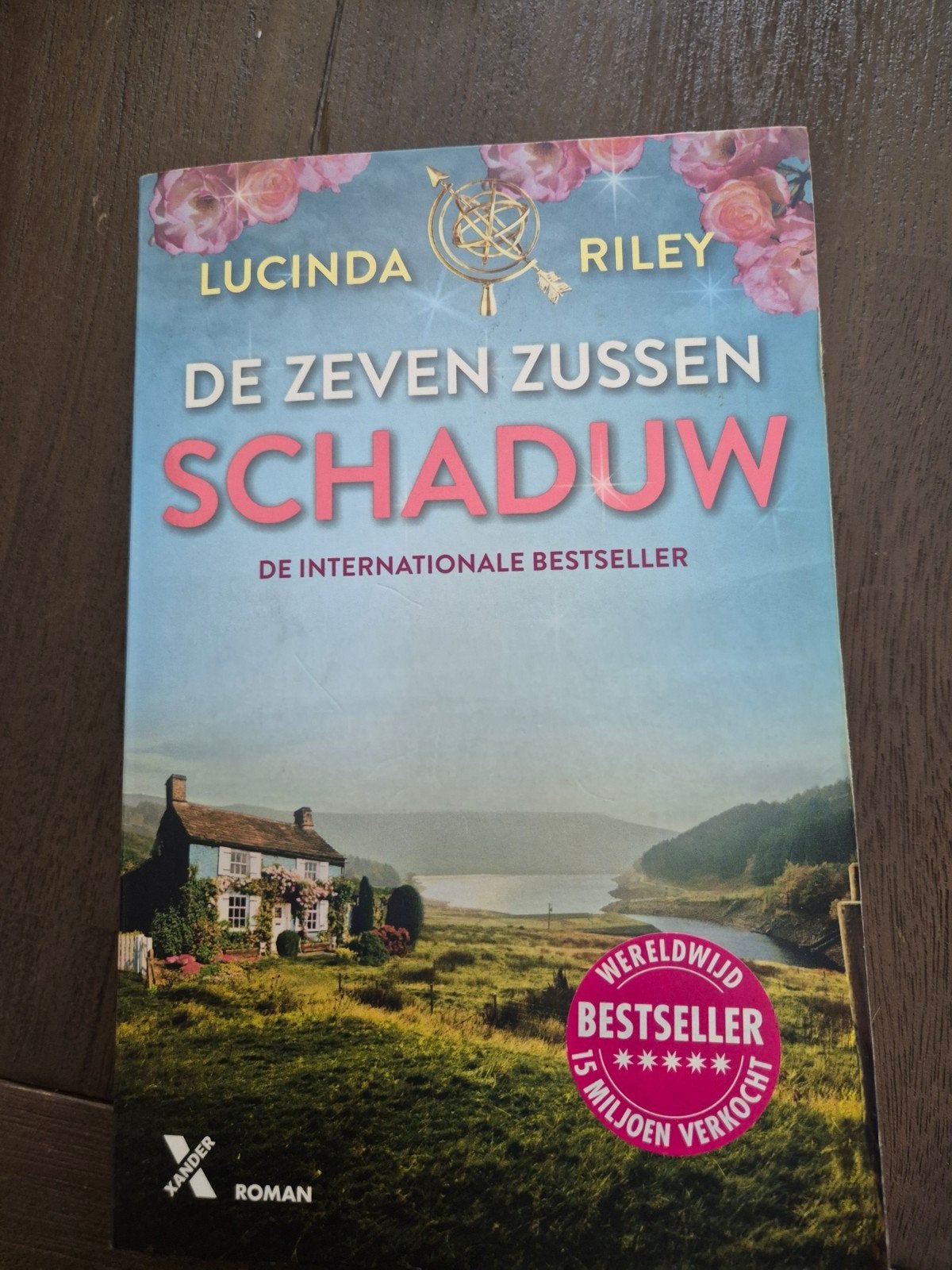 De Zeven Zussen - Schaduw - Lucinda Riley, Boeken, Ophalen of Verzenden, Gelezen, Lucinda Riley, Nederland