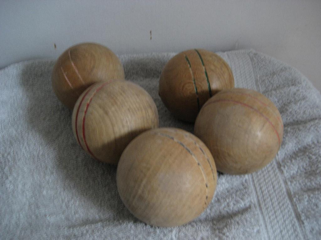 brocante massief houten oude ballen jeu de boules 5 stuks, Ophalen of Verzenden, Gebruikt