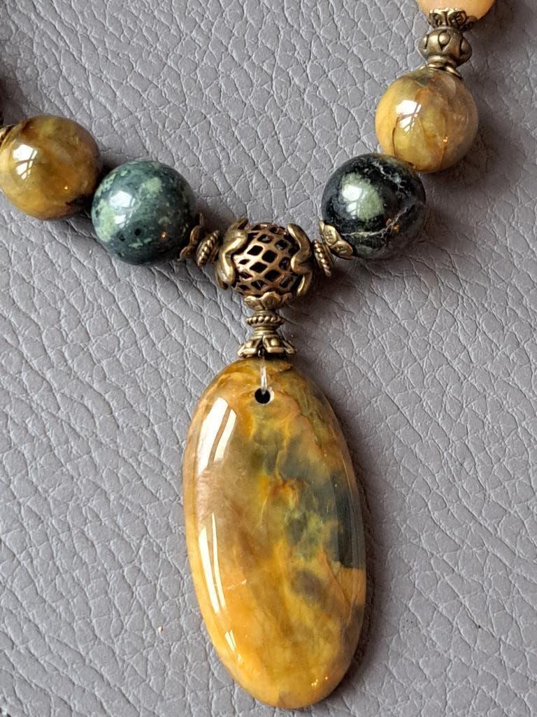 233 Ketting met hanger Pietersiet en Kambaba Jaspis., Overige kleuren, Nieuw, Ophalen of Verzenden, Steen of Mineraal