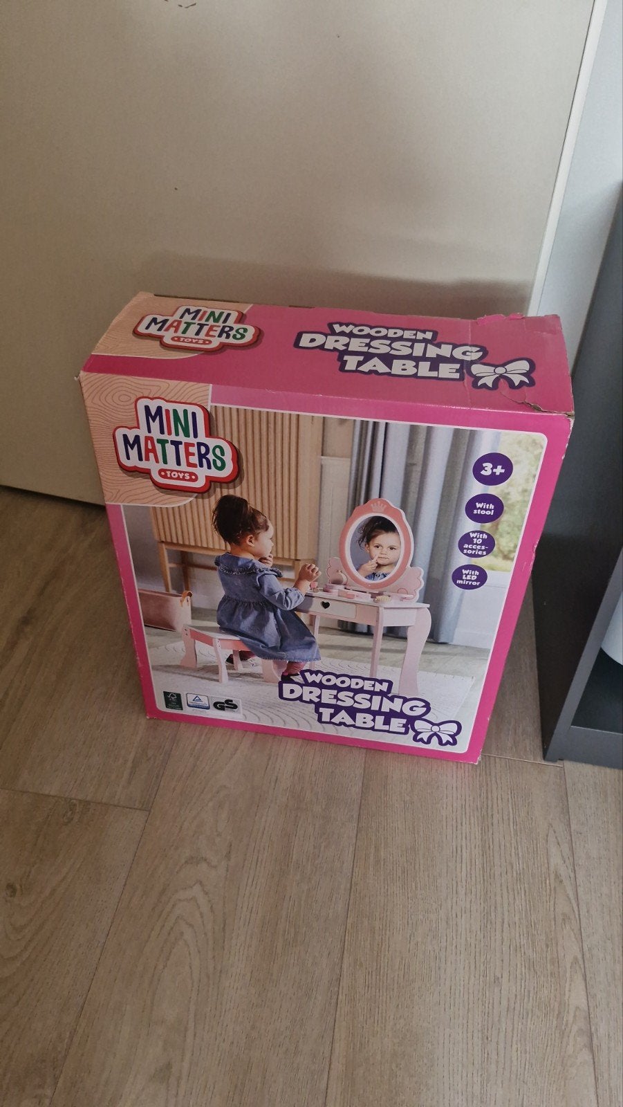 Nieuwe houten kaptafel met stoeltje, Ophalen, Nieuw, Hout, Kindvriendelijk, Speelgoed