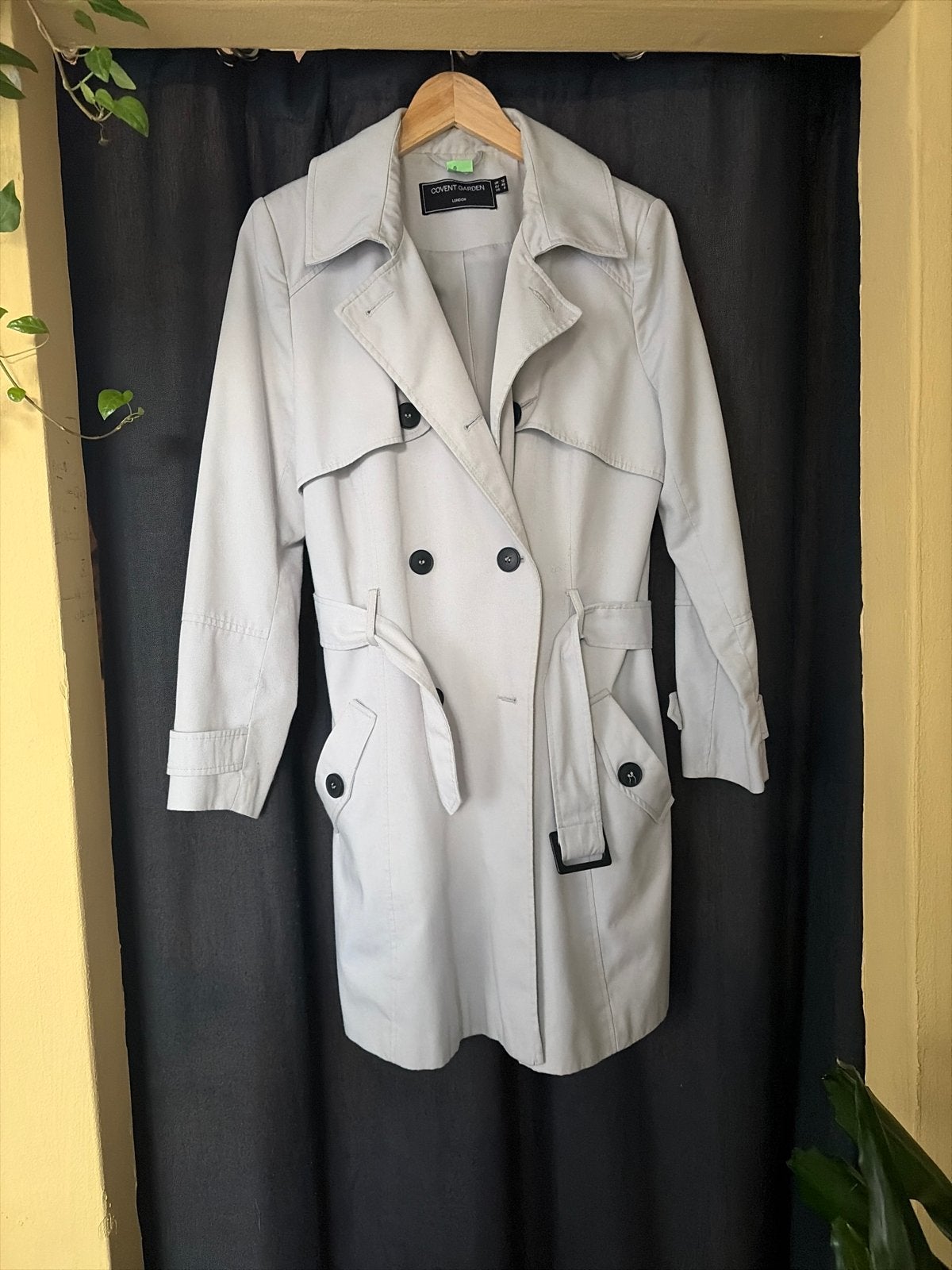 Stijlvolle grijze trenchcoat van Covent Garden, Ophalen, Zo goed als nieuw, Maat 38/40 (M), Grijs