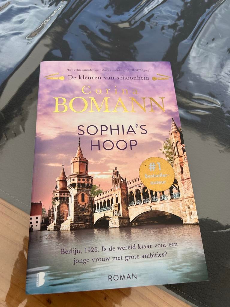 Sophia's hoop - Corina Bomann, Boeken, Romans, Ophalen of Verzenden, Gelezen, Nederland