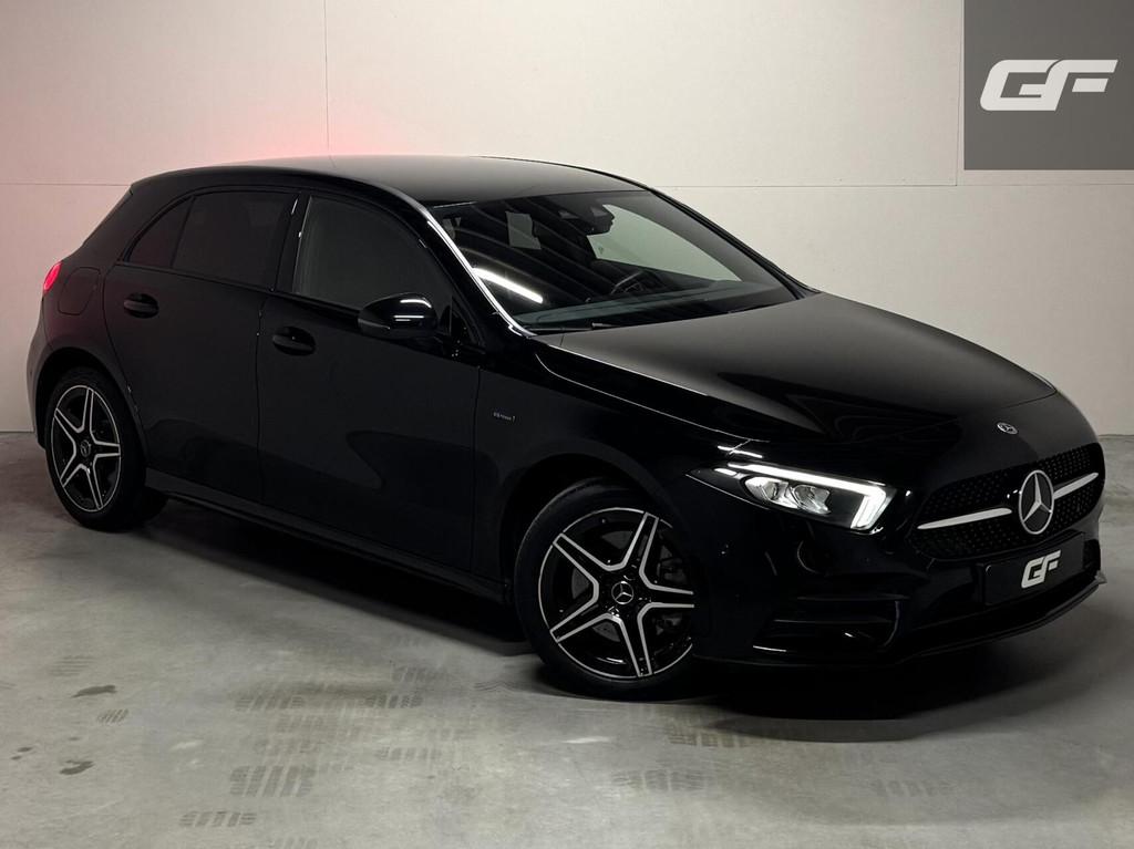 Mercedes A-klasse 250e AMG Edition Sfeer CarPlay Cruise, Auto's, Mercedes-Benz, Gebruikt, 4 cilinders, Met garantie (alle), Leder en Stof