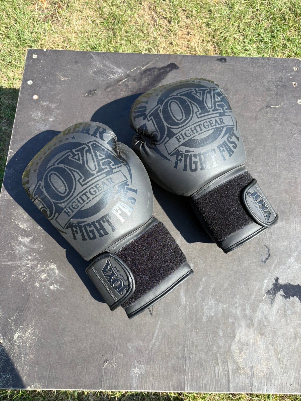 Handschoenen en scheenbeschermers, Sport en Fitness, Boksen, Verzenden, Zo goed als nieuw, Bokskleding