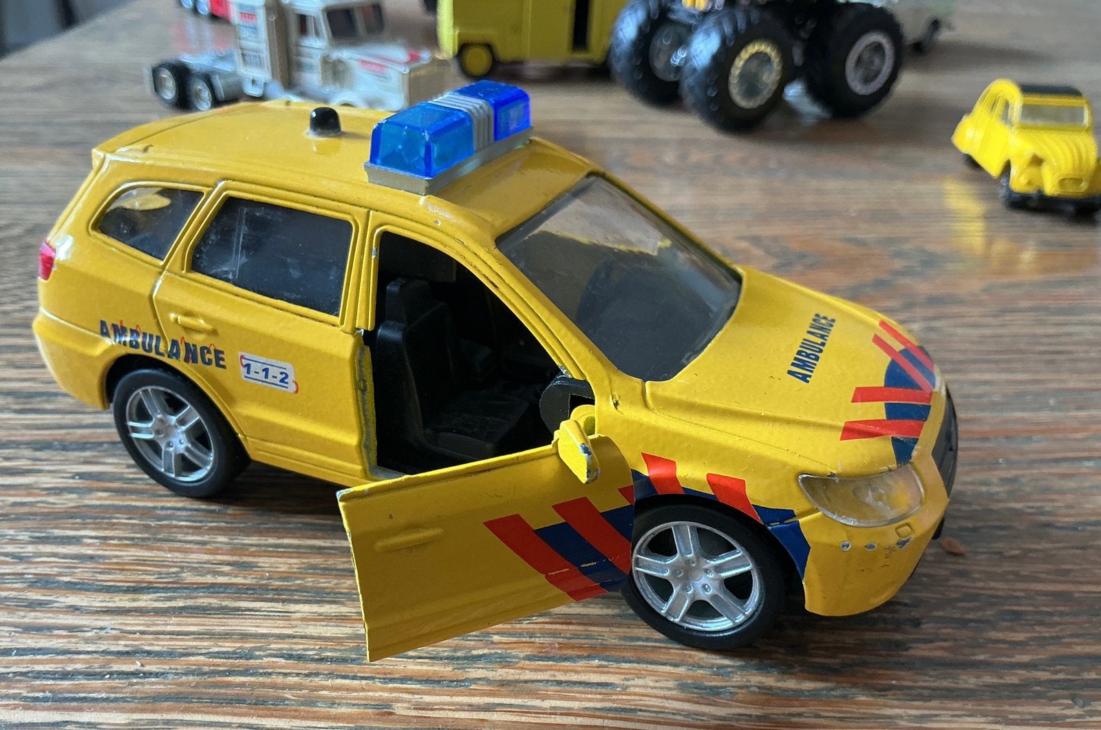 Ambulance auto metaal 13.6 cm, Ophalen, Gebruikt, Auto