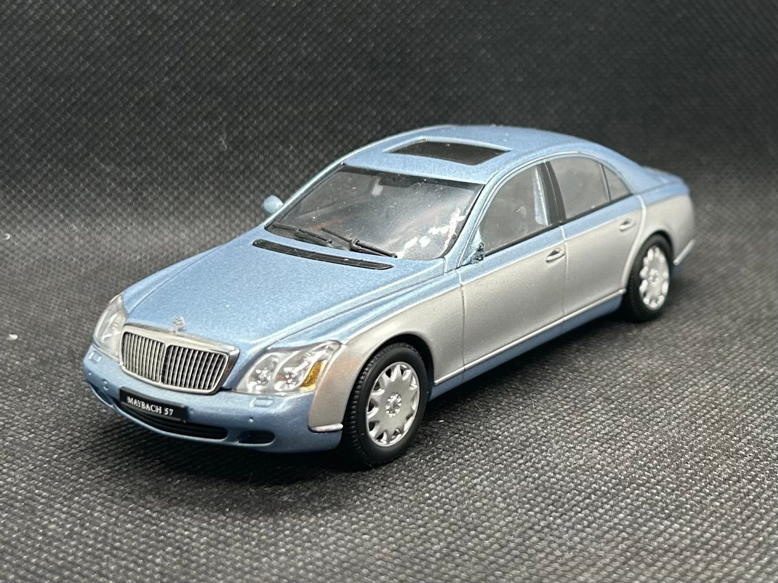 Autoart Maybach 1:43, Verzenden, Zo goed als nieuw, Auto, Overige merken