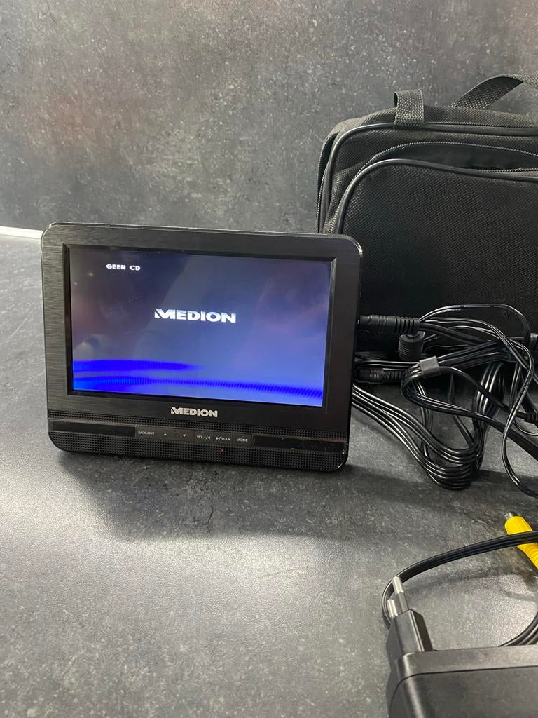 Medion dvd-speler met twee schermen voor in de auto, Gebruikt, Draagbaar, Ophalen of Verzenden, Overige merken