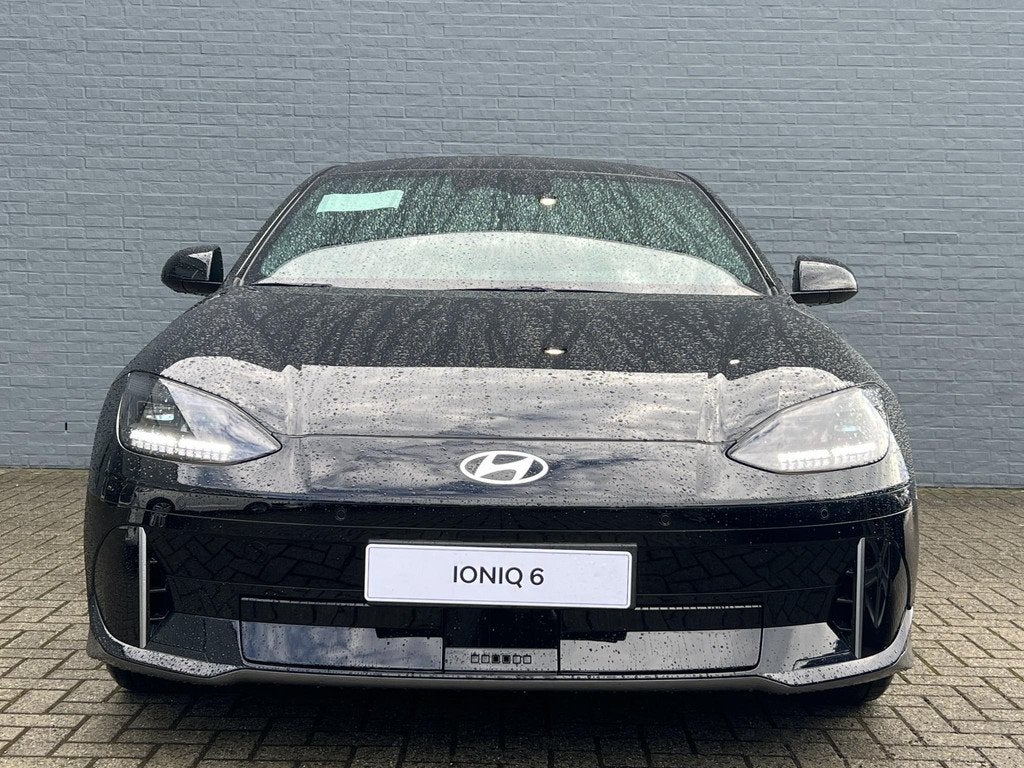 Hyundai IONIQ 6 Connect 77.4 kWh Showroom opruiming, Auto's, Hyundai, Automaat, 228 pk, 1885 kg, Zwart