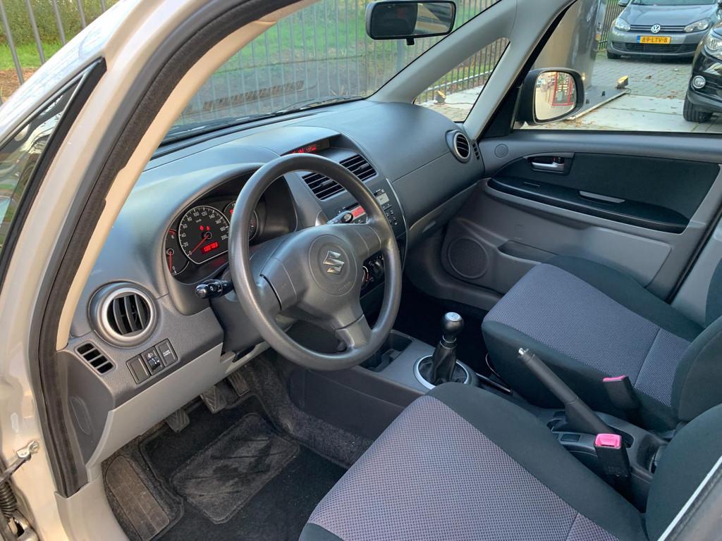 Suzuki SX4 1.6 Comfort | AIRCO | TREKHAAK | NAP, Voorwielaandrijving, Gebruikt, Zwart, 4 cilinders