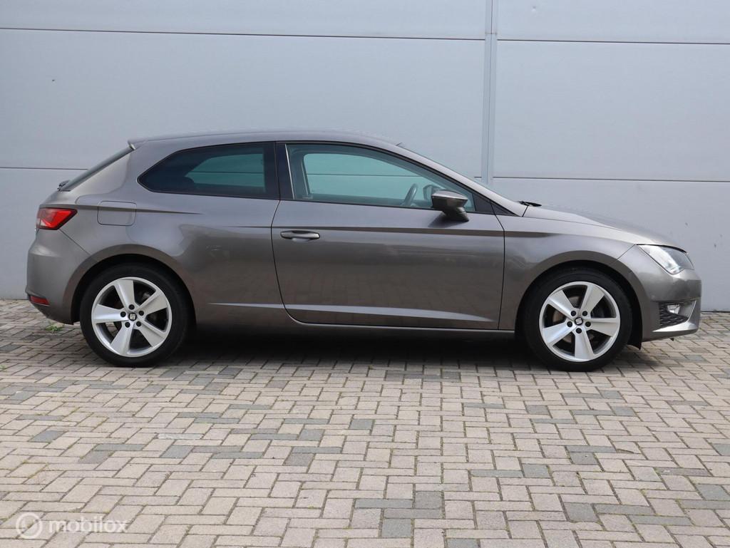 Seat Leon SC 1.4 FR CarPlay Automaat Clima Cruise, Parkeersensor, Gebruikt, 4 cilinders, 150 pk