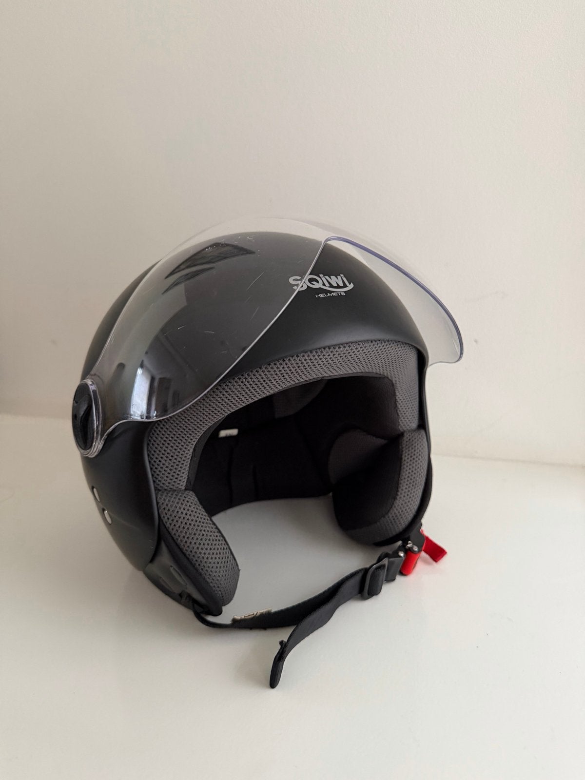 Zwarte SQIWI scooterhelm met vizier, Ophalen of Verzenden, Gebruikt, Medium