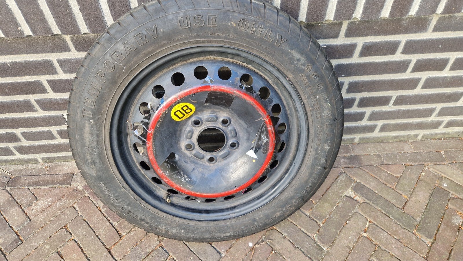 Thuisbrenger Volvo V40 T125/85R16, Auto-onderdelen, Banden en Velgen, Ophalen, Gebruikt, 16 inch, Banden en Velgen