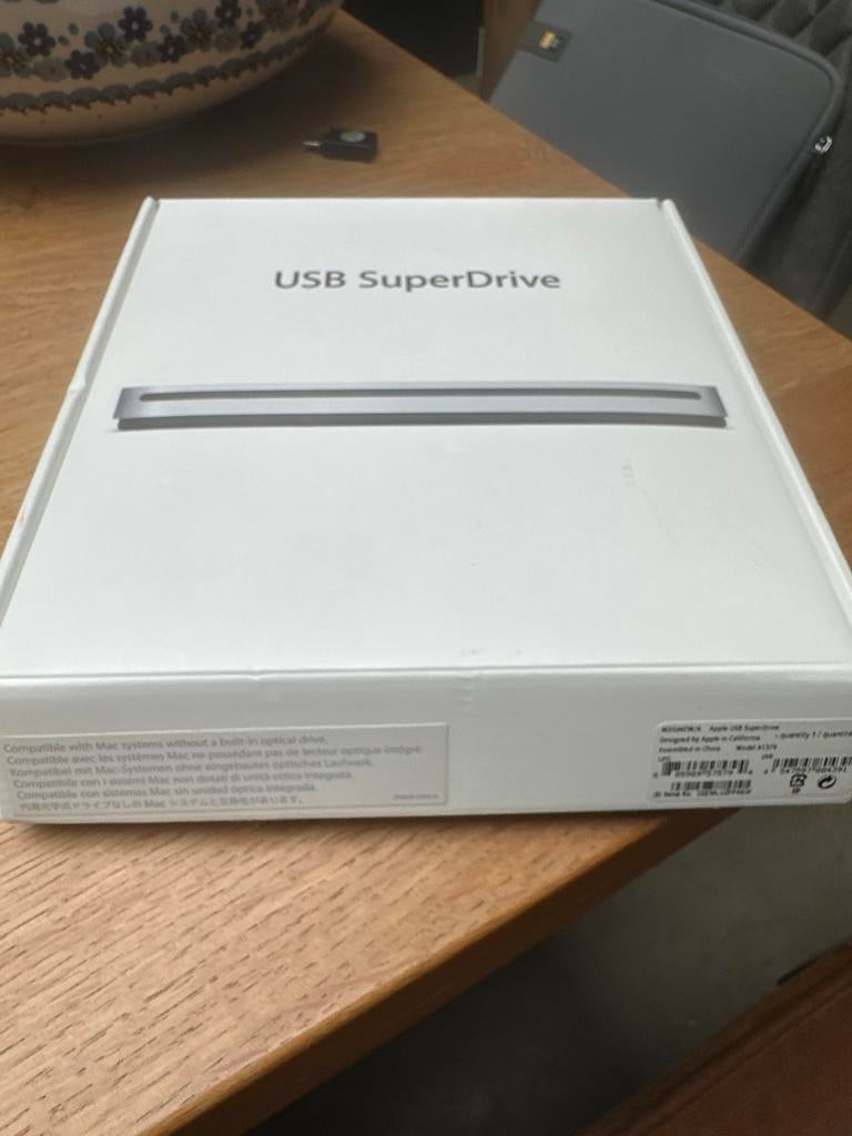 Apple USB SuperDrive CD/DVD Lezer/Brander in doos, Computers en Software, Optische drives, Ophalen of Verzenden, Zo goed als nieuw