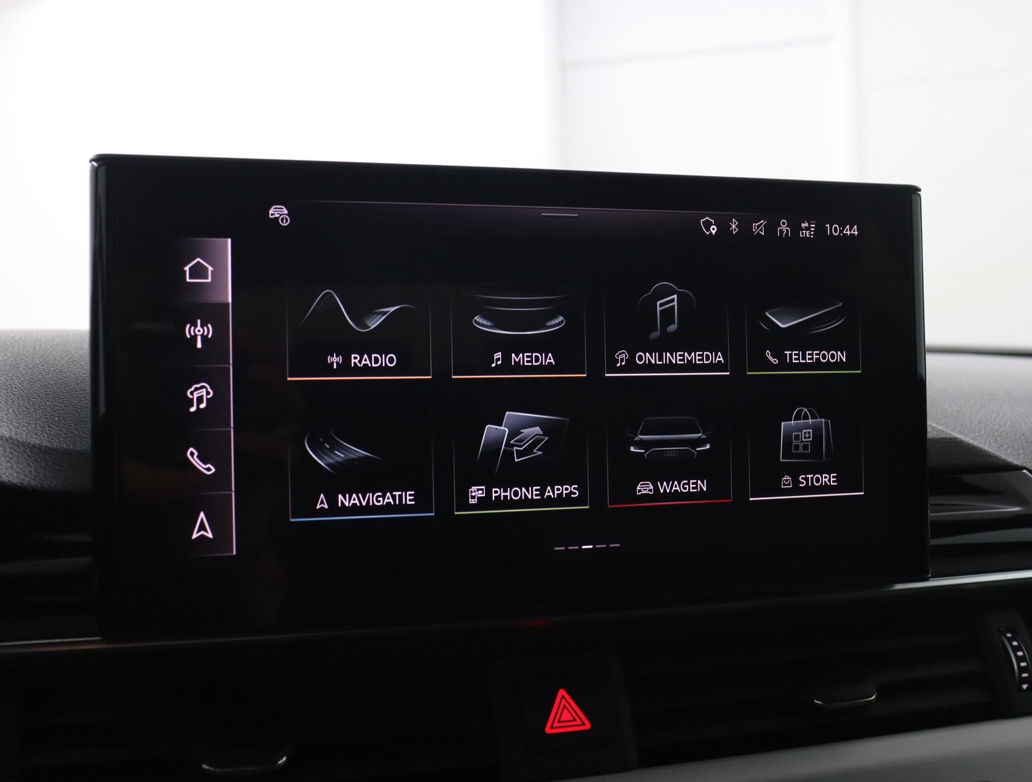 Audi A4 Avant 35 TFSI S edition Competition |NAP, Gebruikt, 4 cilinders, Zwart, Origineel Nederlands