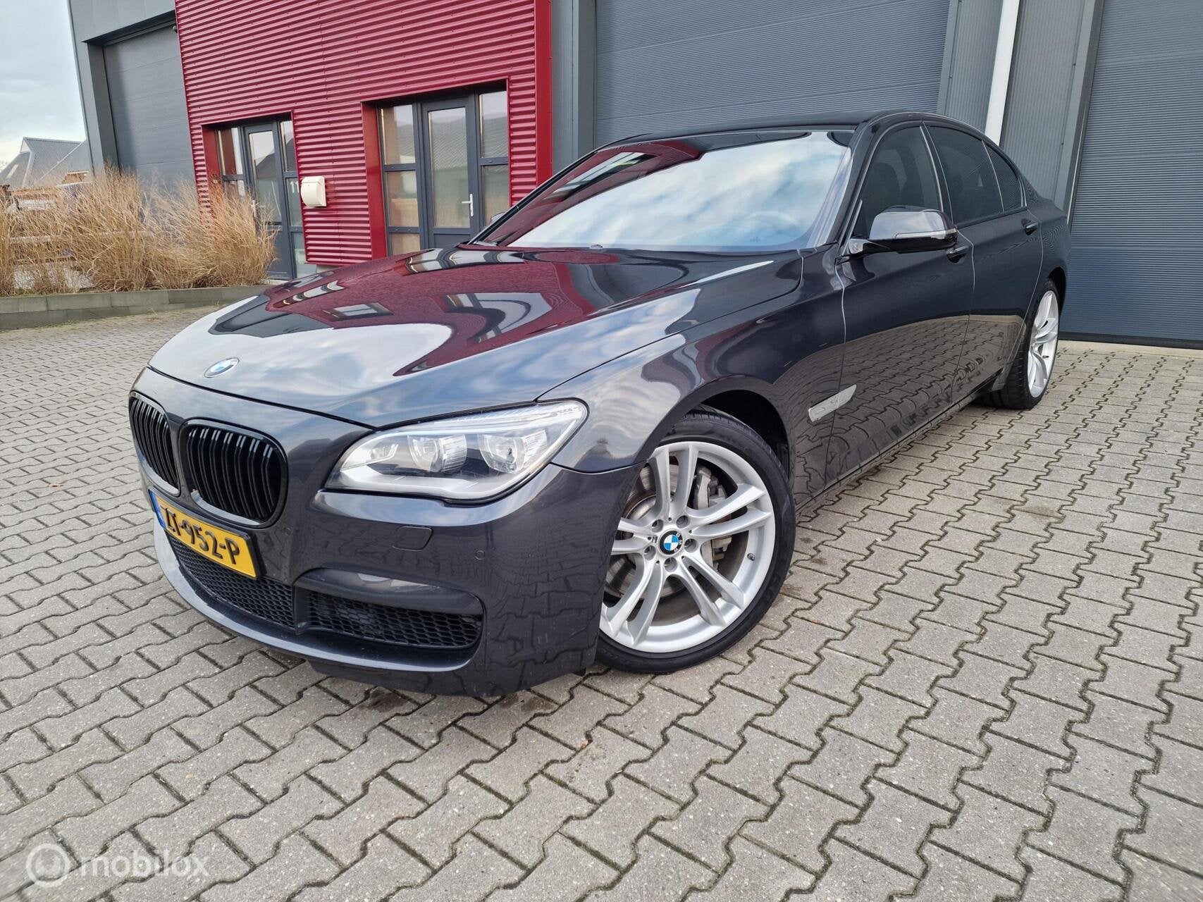 BMW 750i High Executive /pano-dak /Softclose/ leder, Auto's, Automaat, Euro 5, Achterwielaandrijving, Gebruikt