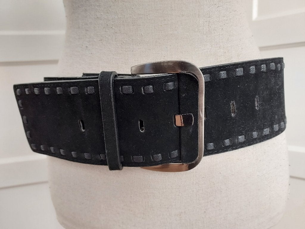 Mooie suede riem     zwart    90cm, Kleding | Dames, Verzenden, Zo goed als nieuw, Zwart, Tailleriem