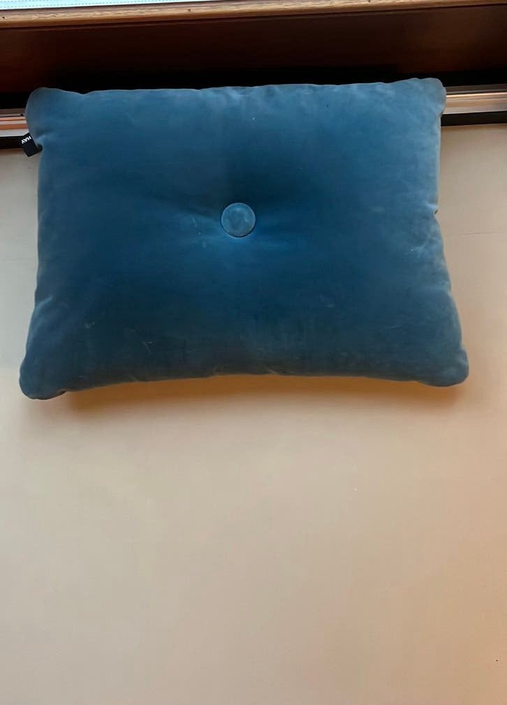Hay Dot velvet blue 45x60 cm, Ophalen of Verzenden, Zo goed als nieuw, Blauw, Vierkant