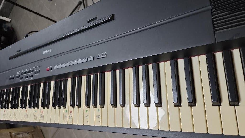 Roland EP-85 digitale piano, Muziek en Instrumenten, Piano's, Ophalen, Gebruikt, Zwart, Digitaal