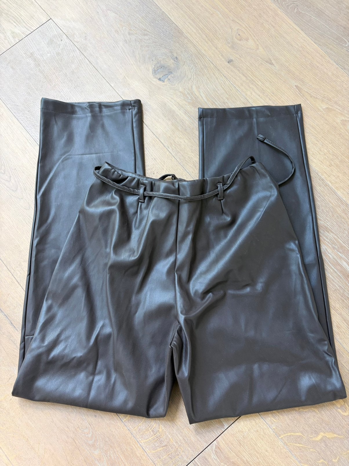 GARCONNE vegan leather broek bruin mt M en mt L, Maat 38/40 (M), Verzenden, Parijs, Nieuw