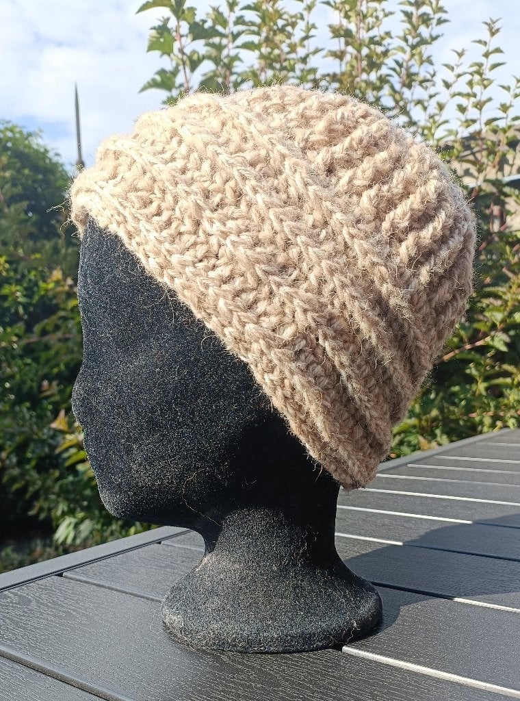 KAMELENHAAR KAMELENWOL gehaakte muts Maat M, Kleding | Dames, Maat 38/40 (M), Nieuw, Ophalen of Verzenden, ARTESANAL